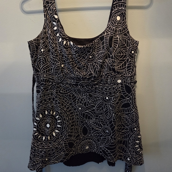 Nine West Tops - Black and White Patterned Women's Top
